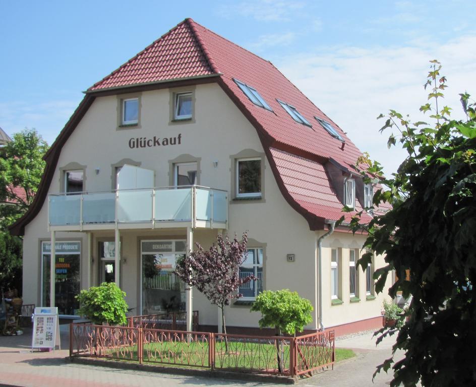 Ferienwohnungen Haus Glueckauf Kölpinsee Exterior foto